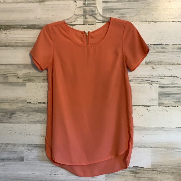 Tops - Coral Shirt ⭐️⭐️⭐️ 3/$18